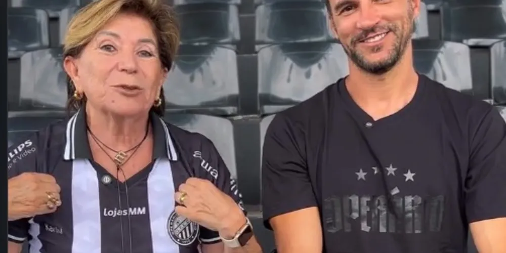 Prefeita Elizabeth Schmidt e o goleiro Vagner Silva