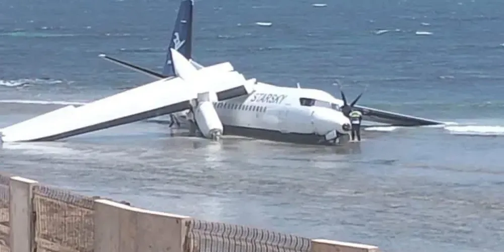 O acidente aconteceu logo após a decolagem e forçou o piloto da aeronave a realizar um retorno de emergência