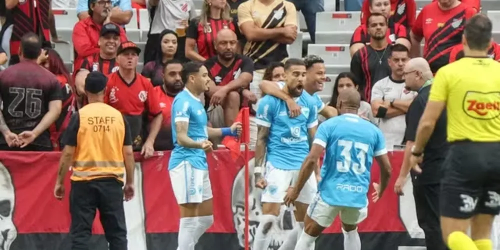 Bruno Santos marcou o gol do Londrina contra o Athletico