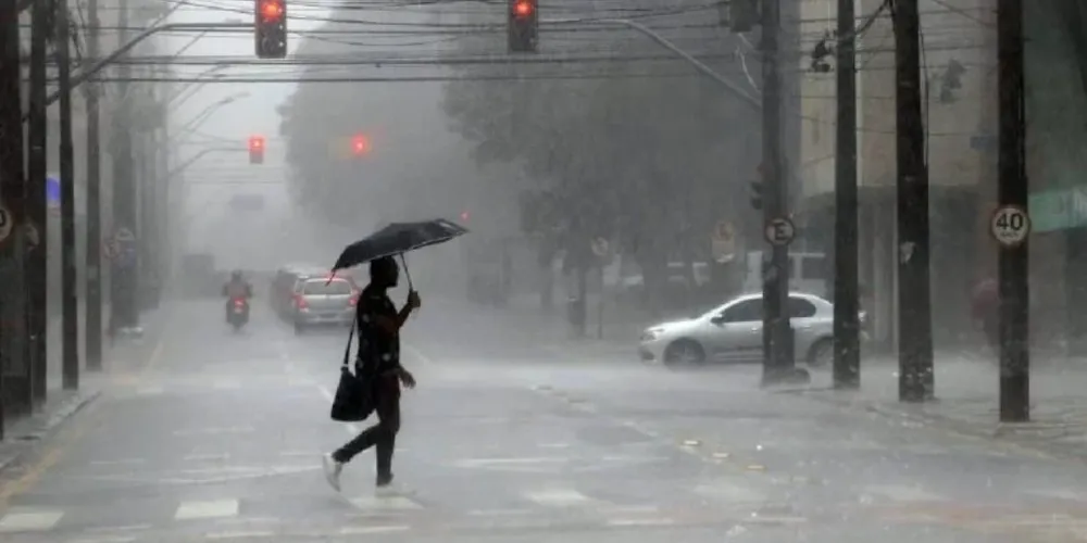 O alerta amarelo tem validade até as 23h59 da próxima quinta-feira (29)