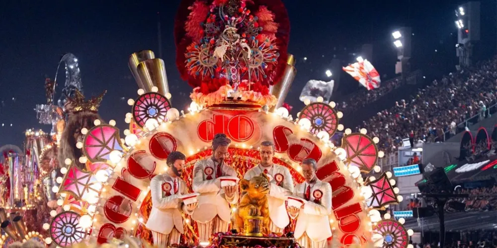 A programação prevê a entrada das escolas a partir das 21h45