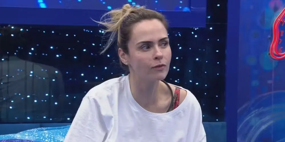 Ana Paula se defendeu e afirmou que não pretende se envolver com o modelo