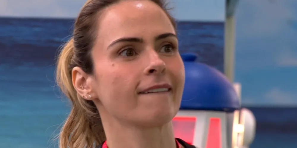 Ana Paula Renault foi barrada no Baile