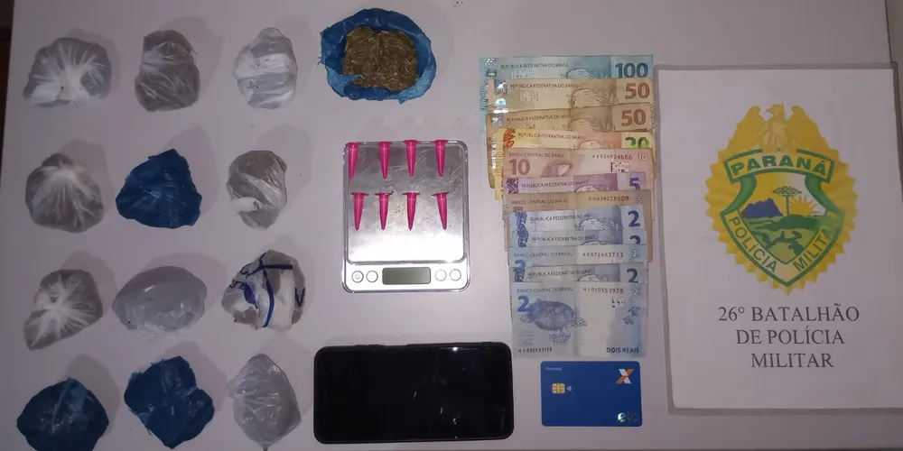 Entorpecentes foram encaminhados à delegacia