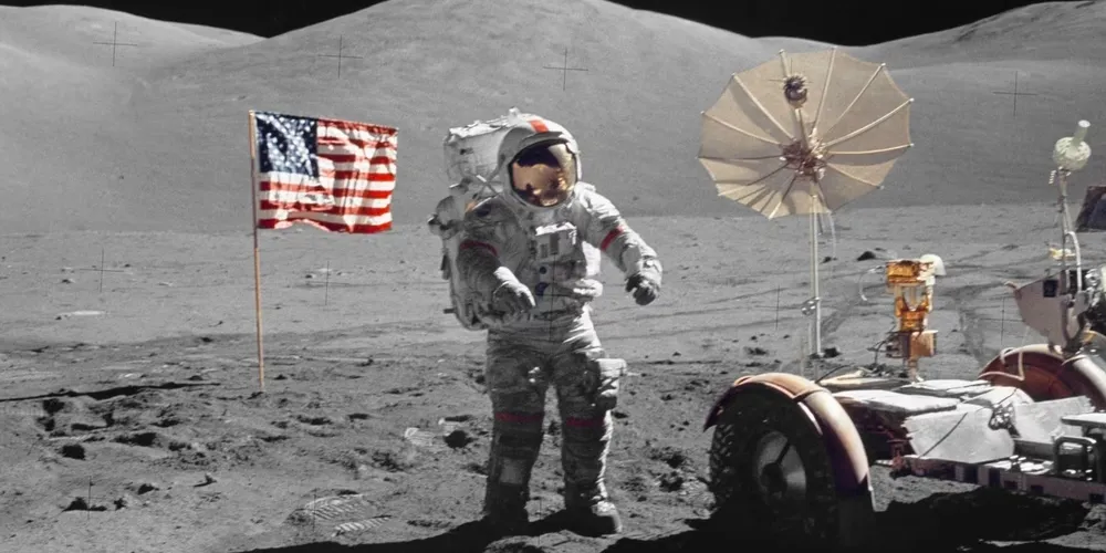 O comandante Gene Cernan, a última pessoa a caminhar na Lua, durante a última missão de pouso lunar da Nasa, o programa Apollo, em dezembro de 1972