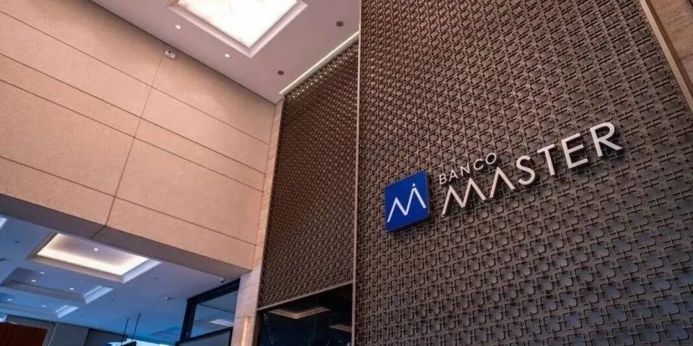 Entre os alvos estão nomes da presidência e direção do fundo de pensão