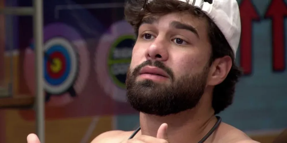 O estudante de medicina chegou a confirmar que empurrou o veterano para conseguir impulso e chegar ao Big Fone