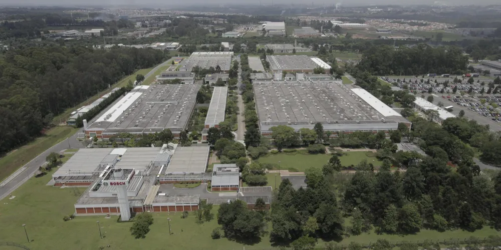 Imagem aérea da fábrica da Bosch em Curitiba/PR