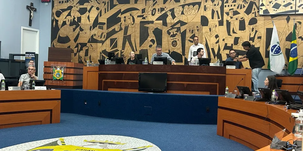 O Legislativo de Ponta Grossa realizou a primeira sessão ordinária nesta quarta-feira (18)