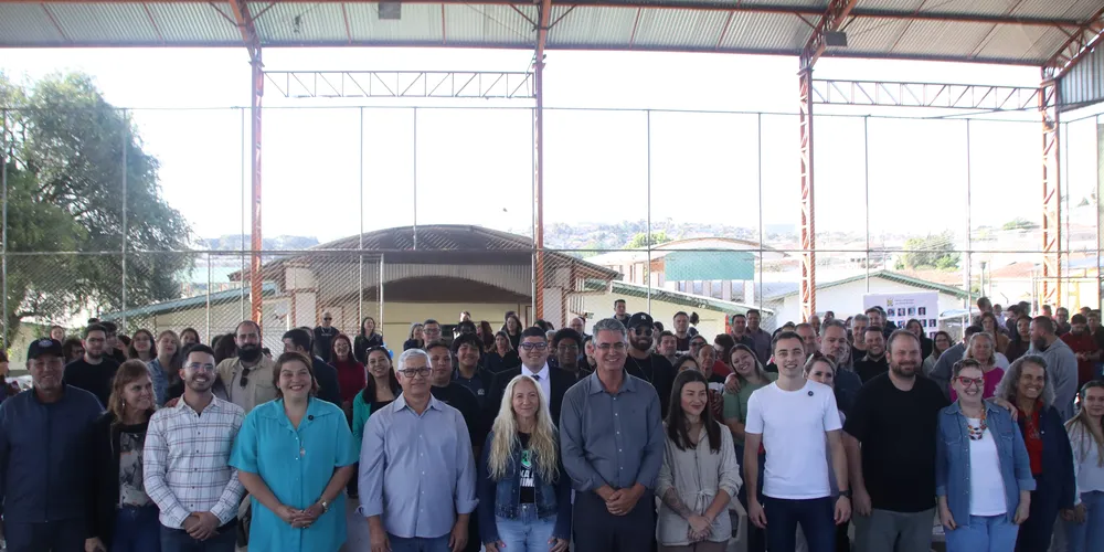 Sessão do Câmara nos Bairros lotou ginásio de esportes da Escola Municipal Raul Pinheiro Machado