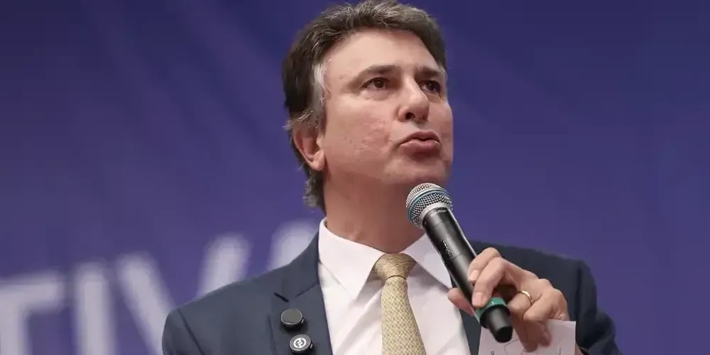 Ainda segundo o ministro da Educação "a gente precisa cumprir missões que muitas vezes pessoalmente não quer".