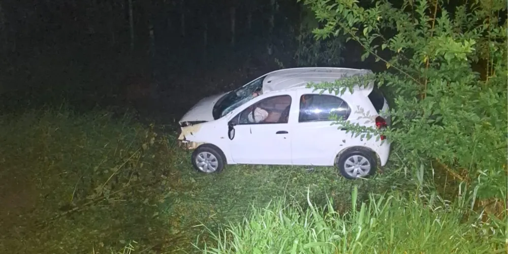 O veículo envolvido no acidente é um Toyota/Etios