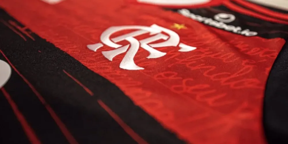 Na nota, o Flamengo afirmou que monitora de forma permanente tudo que envolve o ambiente dos jogadores
