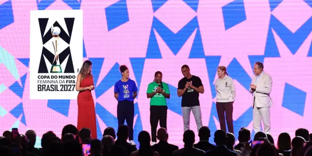 Cristiane, Fomiga e Cafu (centro da imagem) participaram do evento de lançamento da marca e identidade sonora da Copa do Mundo Feminina de futebol de 2027-
