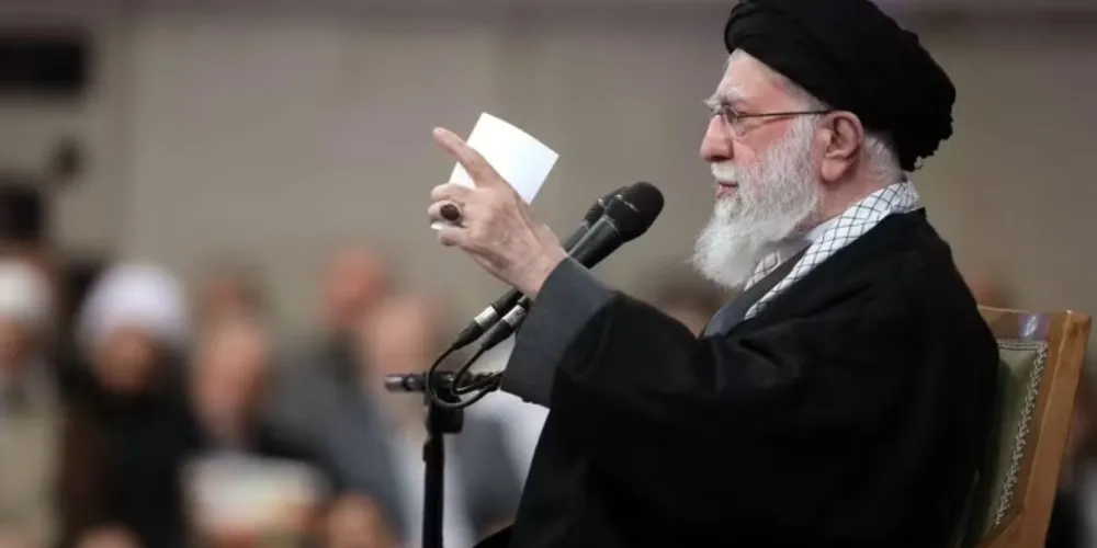 Ação ocorre após três rodadas para discutir o que fazer com o programa nuclear da teocracia, que não confirma morte