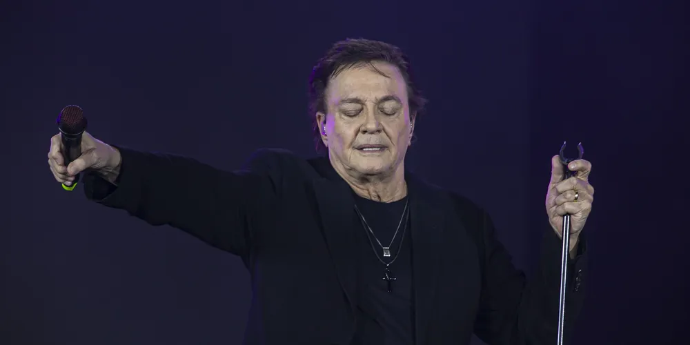 Estreante no maior festival de verão gratuito do Brasil, o cantor abriu sua temporada de shows de 2026 em solo paranaense