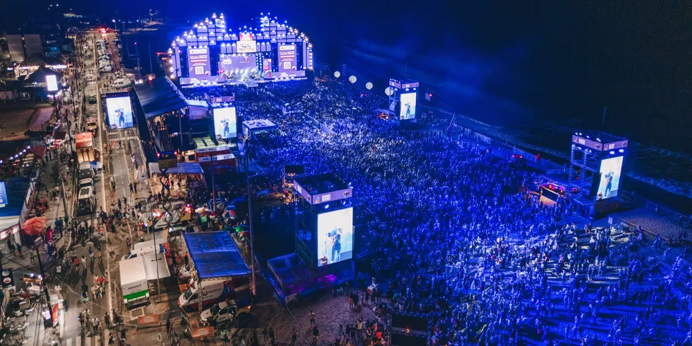 Areias de Matinhos e Pontal do Paraná reuniram  2,3 milhões de pessoas