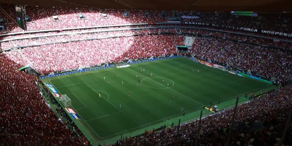 Em campo, o Corinthians venceu o Flamengo por 2 x 0 e conquistou o título da Supercopa