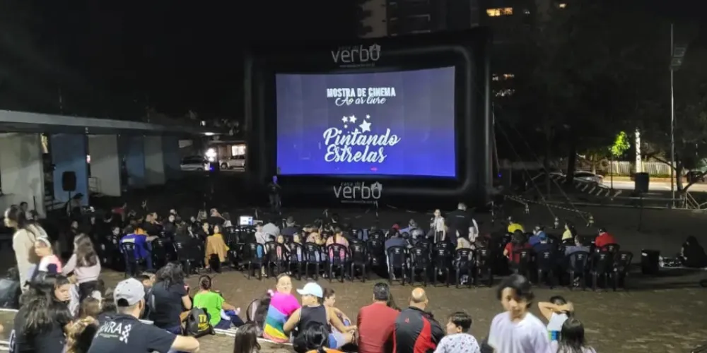 Os títulos foram escolhidos por meio de votação popular, reforçando o caráter participativo do projeto