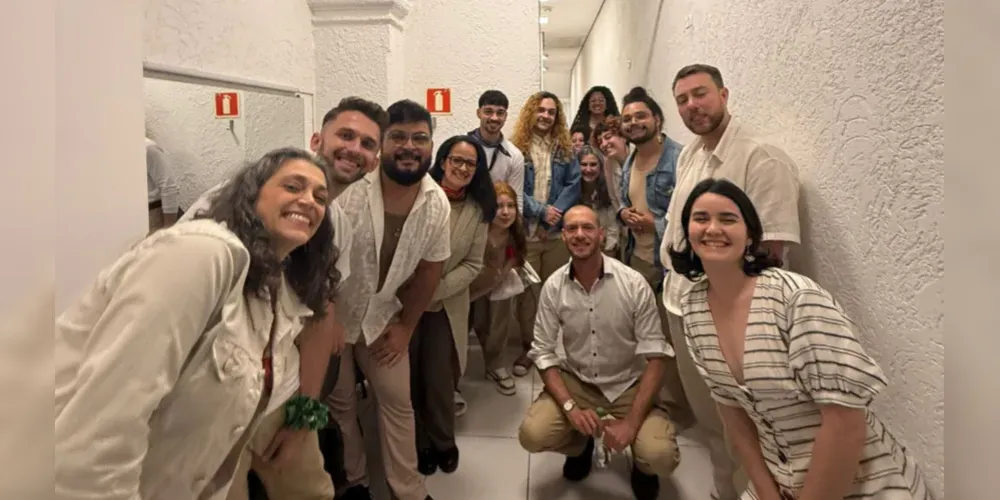 Com participações especiais na percussão, o espetáculo reforça a proposta festiva e vibrante que marcou o Carnaval de Ponta Grossa