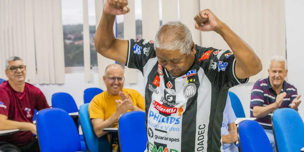 Laudelino Ferreira comemorando aposentadoria