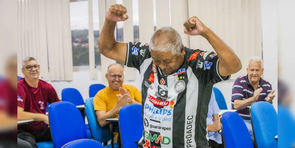 Laudelino Ferreira comemorando aposentadoria