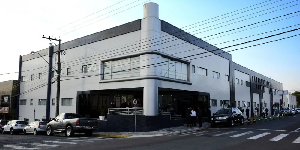 A solenidade está marcada para 8h30,  desta terça-feira (03), na rua Rocha Pombo, 1.064