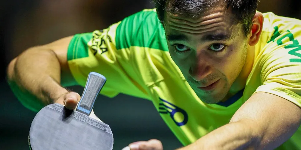 Brasileiro foi superado por adversário chinês na manhã deste domingo