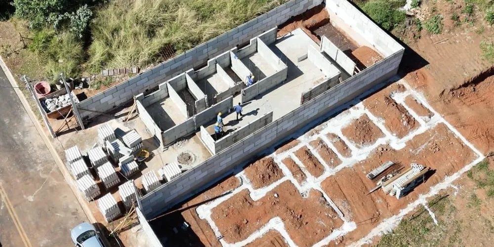 Blocos têm diferentes espessuras, conforme a necessidade de cada projeto, com a dimensão de 1,04m por 0,54m