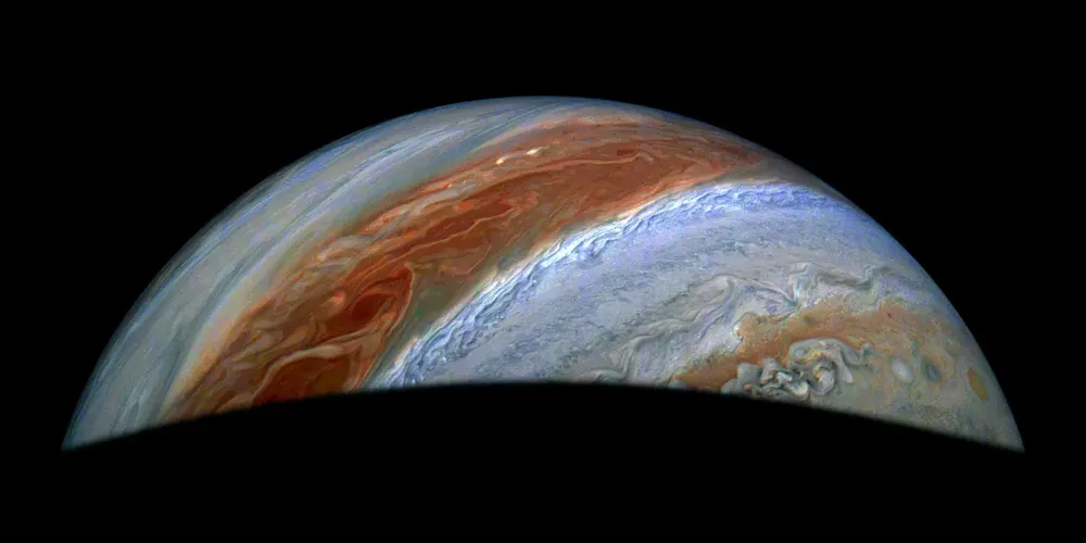 Sonda da Nasa mostra altas latitudes do norte de Júpiter