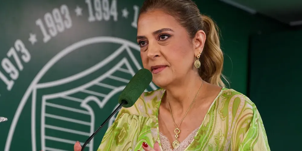 Leila Pereira durante coletiva