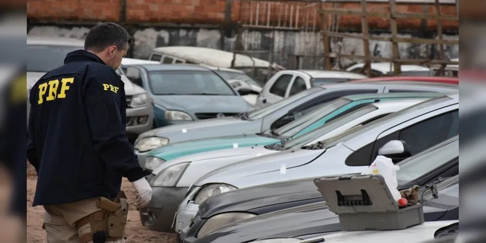 Interessados podem visitar os pátios da PRF no Paraná