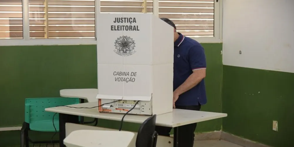 Os eleitores devem consultar seu local de votação no site do TRE-PR ou app e-Título