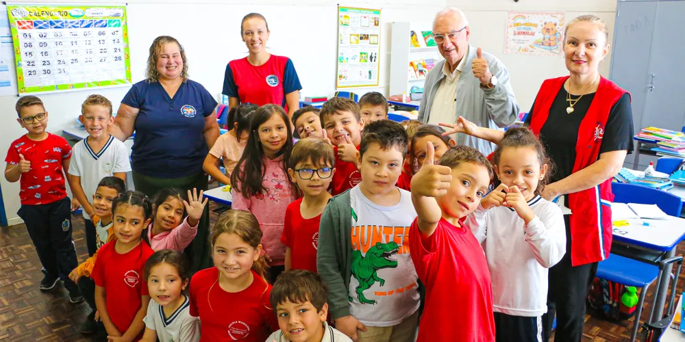 O prefeito Reinaldo Cardoso acompanhou a entrega