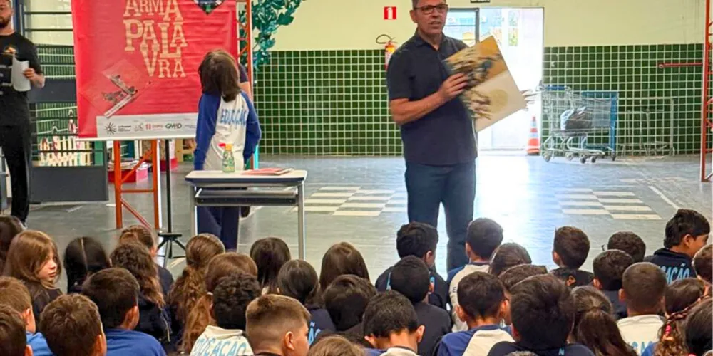 O escritor e reitor da Universidade Estadual de Ponta Grossa (UEPG), Miguel Sanches Neto