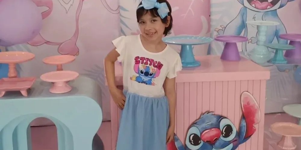 A menina Júlia Soares Teixeira da Silva comemorou completou os 7 anos de idade em novembro do ano passado