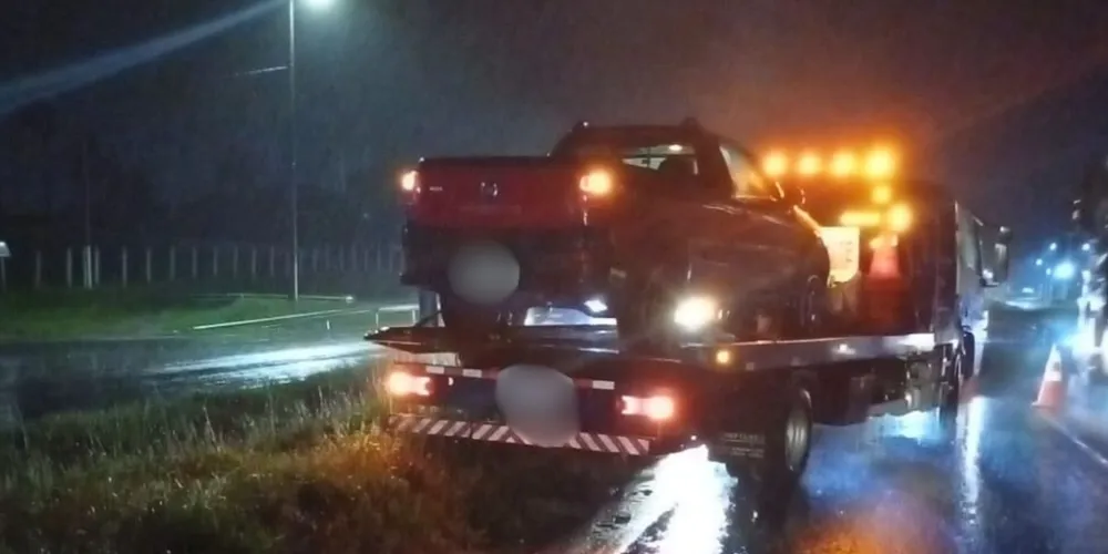 O homem foi autuado e o veículo, sem pendências, foi liberado