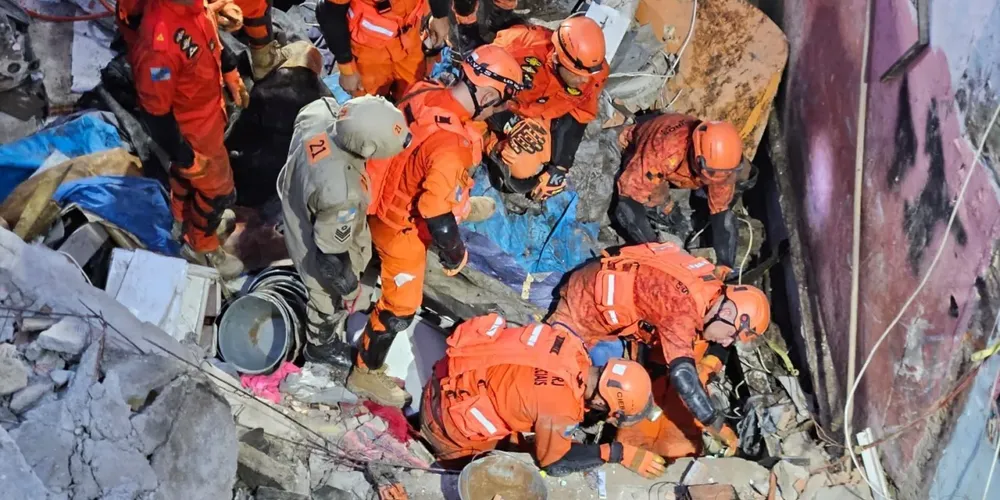 Nove pessoas ficaram feridas e uma morreu após desabamento no Maracanã, região Norte do Rio de Janeiro