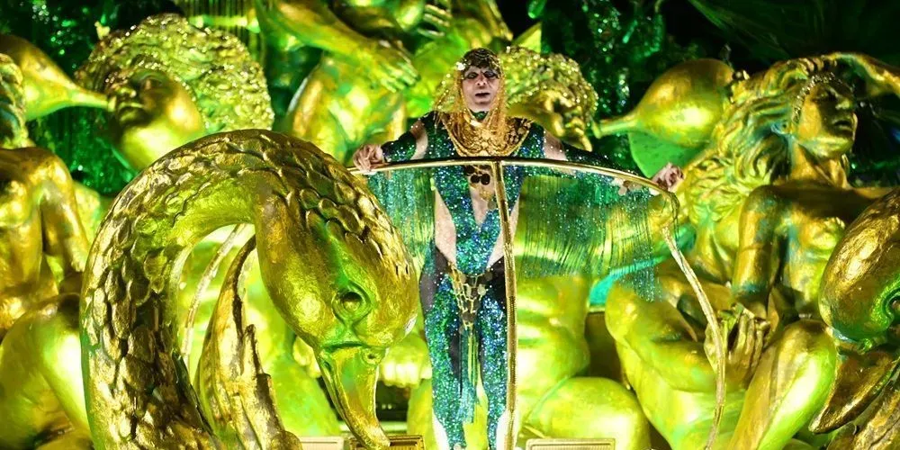 Imperatriz teve o samba-enredo "Camaleônico", que destacou a obra e a virtuosidade performática do artista da MPB