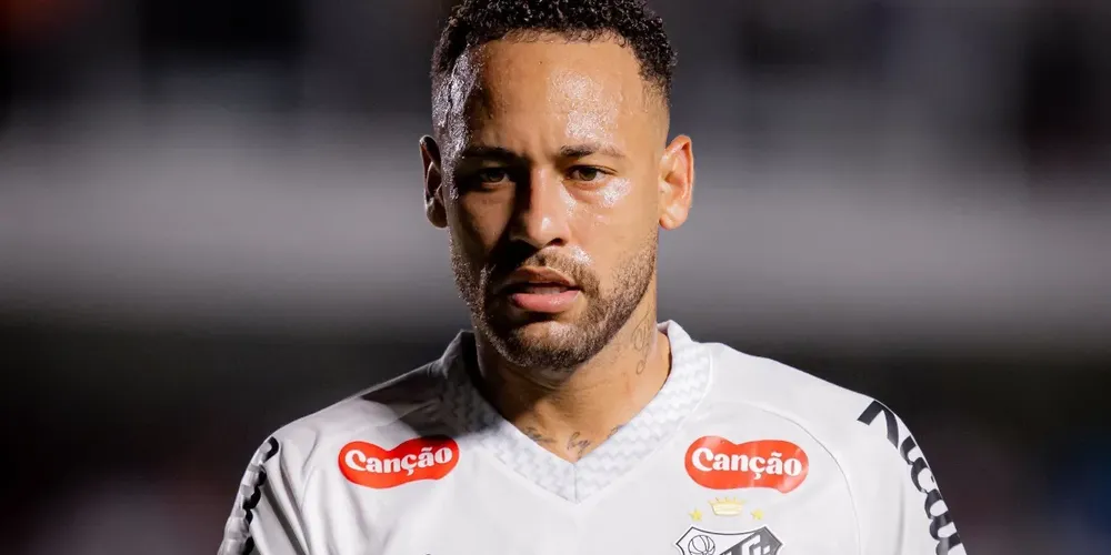 Neymar durante o duelo entre Santos e Velo Clube