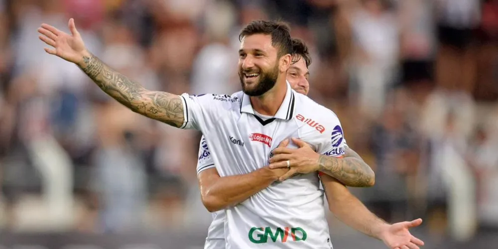 Boschilia comemora vitória diante do torcedor