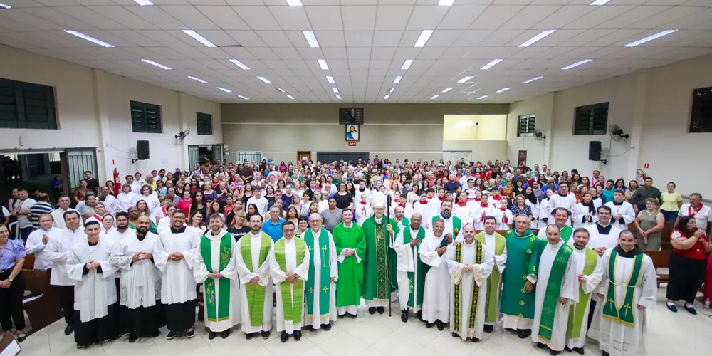 A celebração reuniu fiéis, lideranças e representantes de pastorais
