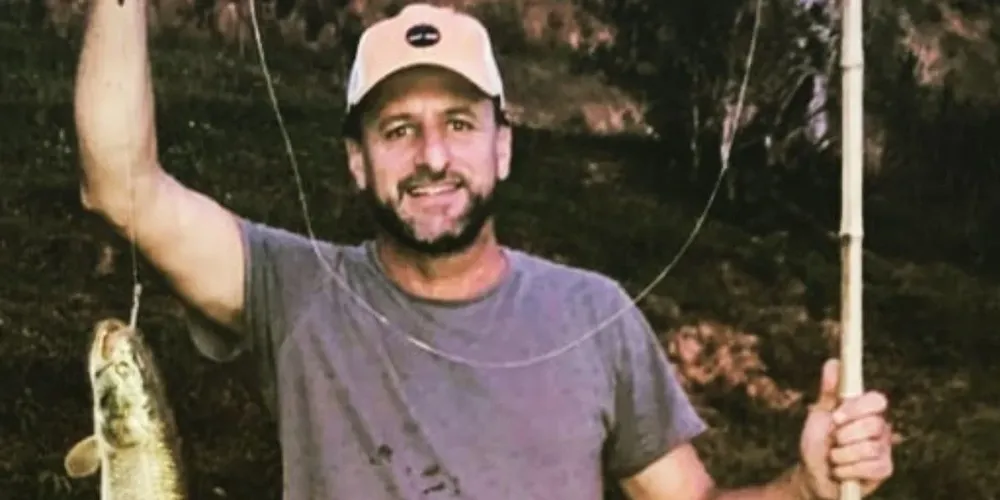 Renato Leal Jochem, de 47 anos, não sabia nadar e ficou à deriva após o barco virar