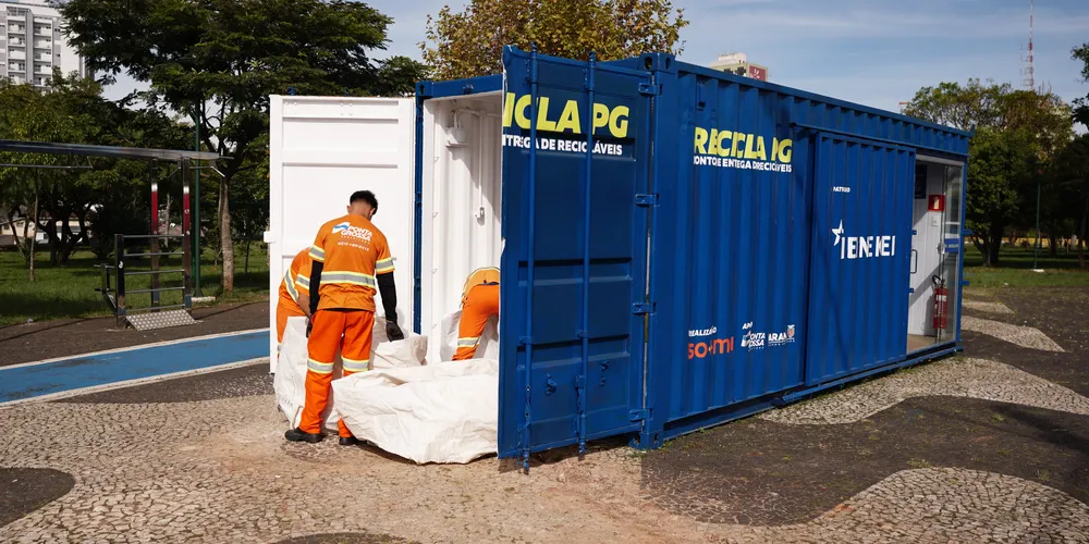Além da entrega de resíduos recicláveis, o programa também possibilita a troca de pontos por benefícios presentes no aplicativo