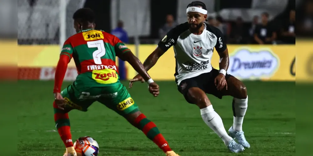 Lance de Portuguesa x Corinthians pelas quartas de final do Campeonato Paulista