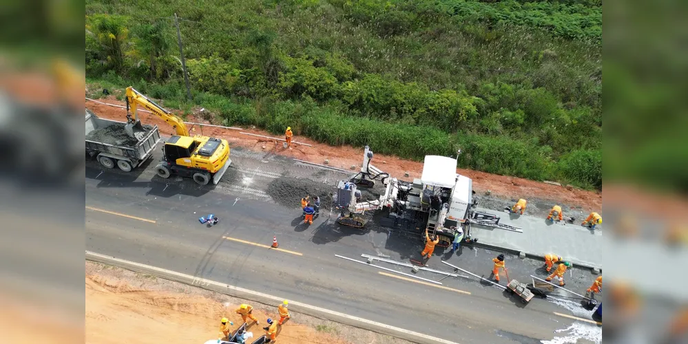 Obra é realizada pelo DER-PR