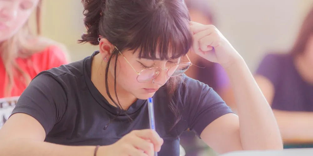 Nessa modalidade de ingresso, os estudantes passam por uma avaliação em cada ano do Ensino Médio