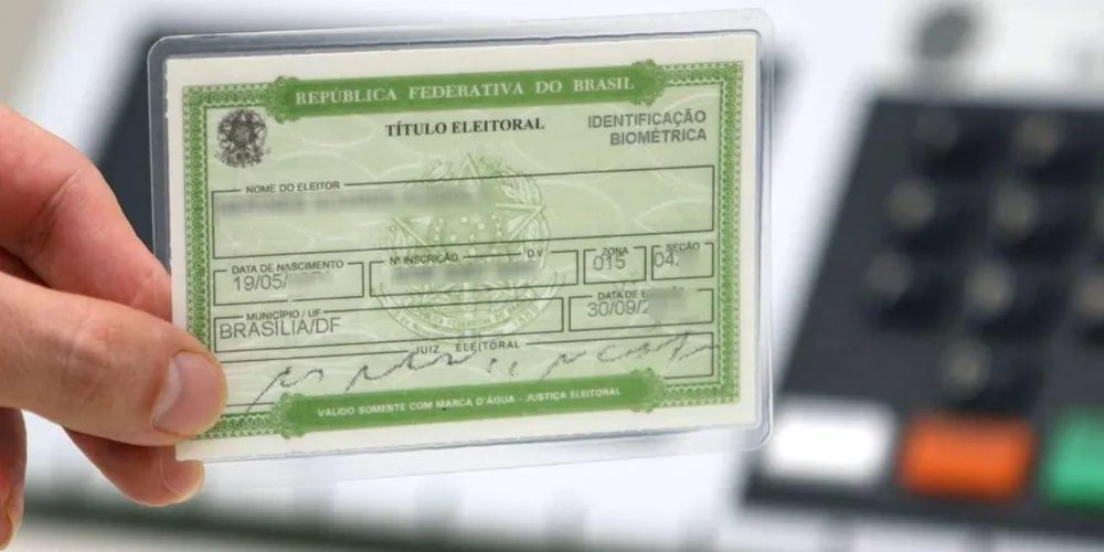 O Título de Eleitor é um documento obrigatório para quem tem entre 18 e 69 anos de idade, mas já pode ser tirado por adolescentes com 15 anos completos