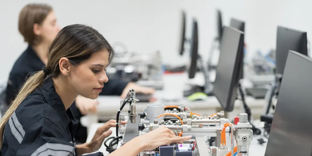 Para o Programa de Estágios 2026, os alunos devem estar regularmente matriculados em curso técnico ou em curso de nível superior (tecnólogo, bacharelado ou licenciatura)