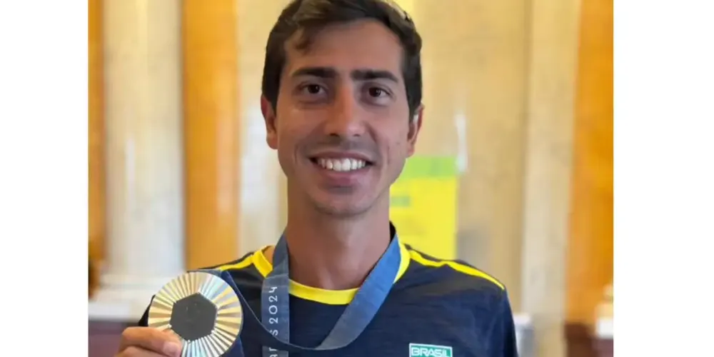 Caio conquistou a prata em torneio disputado na China